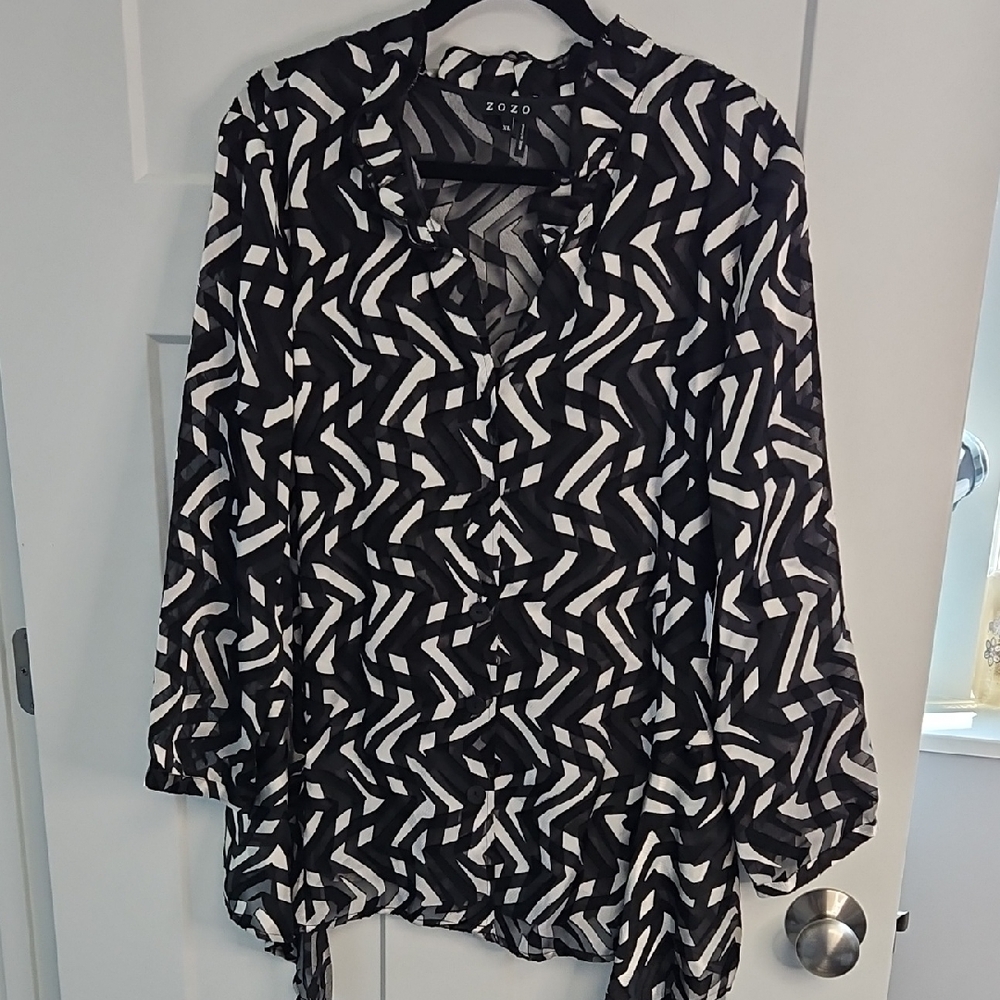 ZOZO Black & White Geometric Tie-Hem Blouse